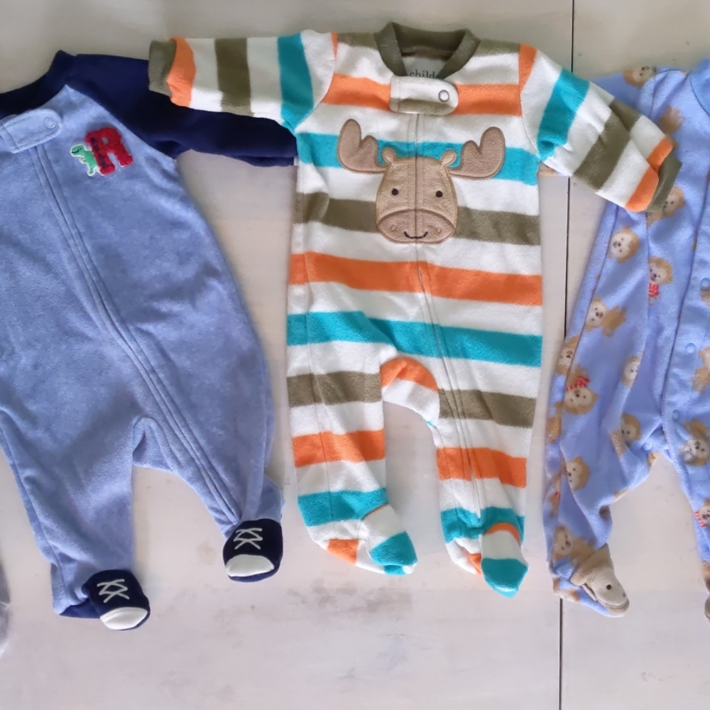 👶 3/$12 - Lot of 3 footed fleece pajamas